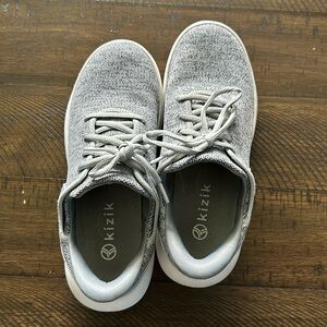 Kizik sneakers grey woman’s size 7.5